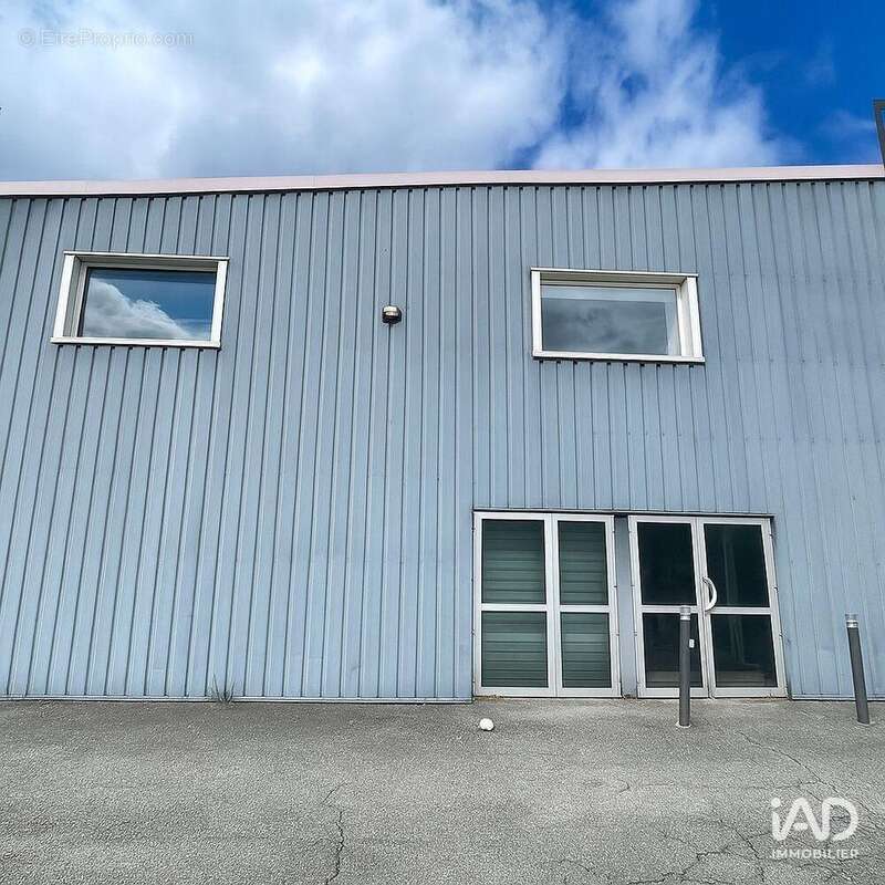 Photo 7 - Commerce à ECHIROLLES