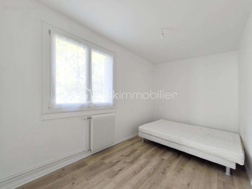 Appartement T5 - 92m2 - 3 chambres - A 10min à pied du port - photo 15