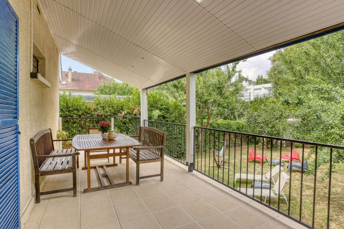 LE PECQ, très jolie maison familiale située dans un domaine résidentiel - photo 3