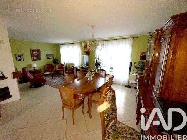 Photo 3 - Maison à SAINT-FARGEAU-PONTHIERRY