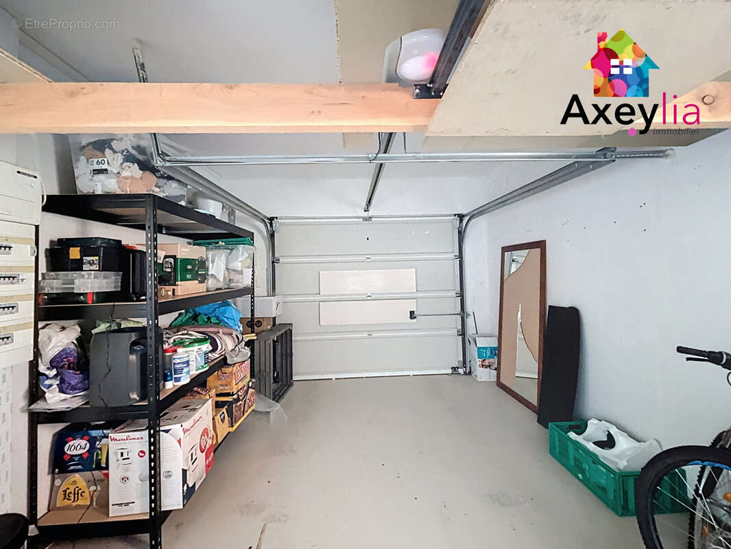 Maison à COMMELLE-VERNAY