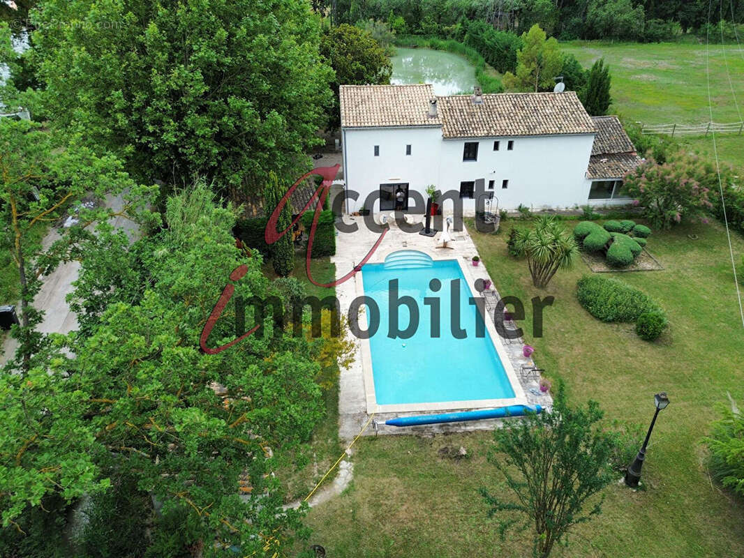 Maison à CAUMONT-SUR-DURANCE