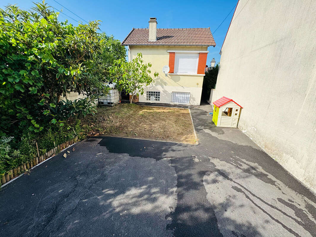 Maison à SARTROUVILLE