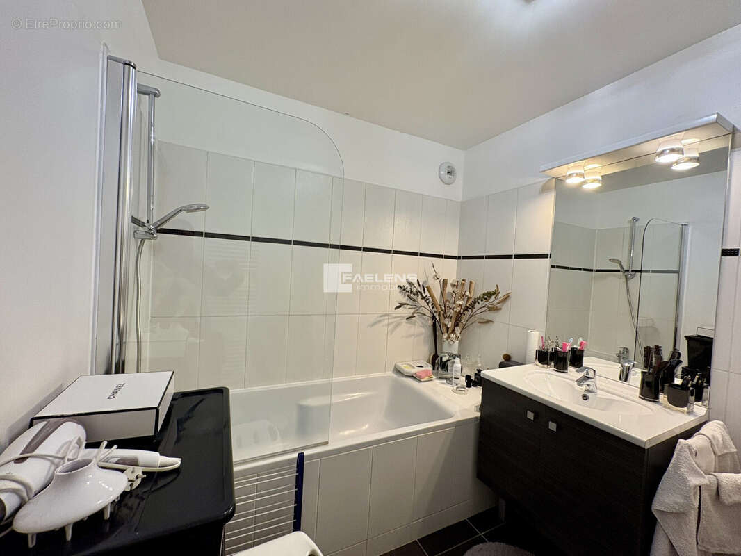 Appartement 74 m² à Lille  - photo 9