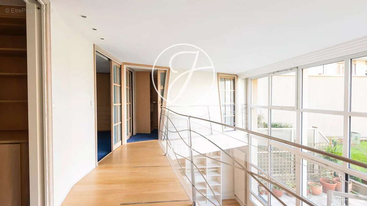 Appartement à PARIS-19E