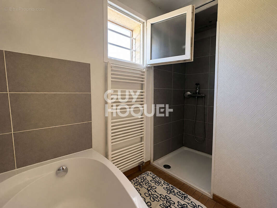 Maison familiale ou investissement - 188 m² - Piscine (Hauteurs de Besançon) - photo 10