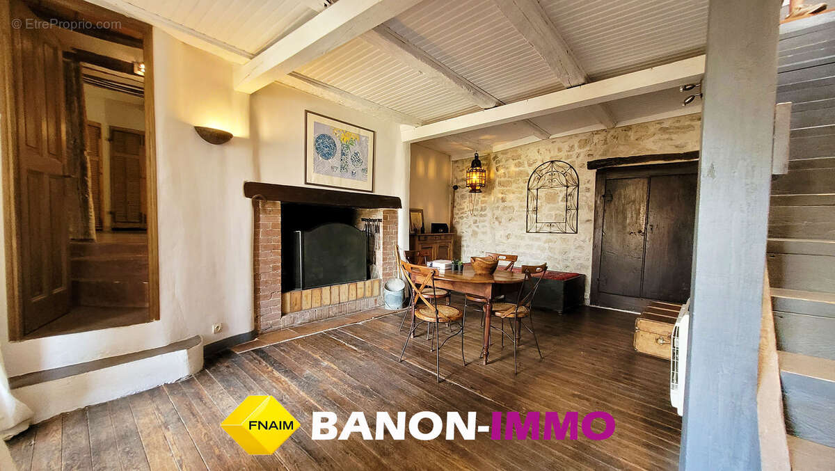 Maison à REVEST-DU-BION