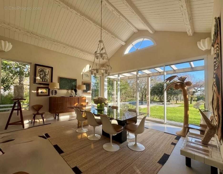 Maison à SAINT-NOM-LA-BRETECHE