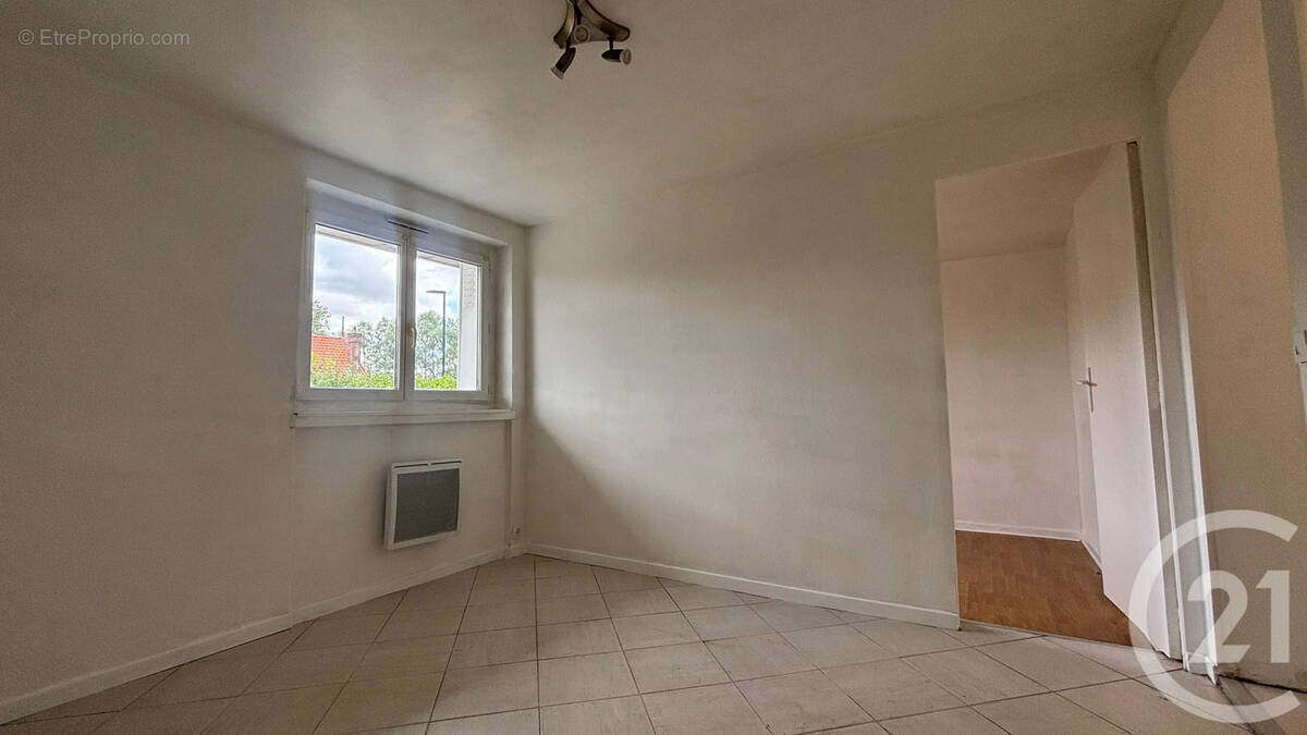 Appartement à IVRY-LA-BATAILLE