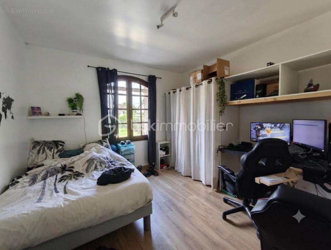 Idéal Artisan  : Maison Type 4 170 m²  en zone artisanale sur 2600 m² - photo 9