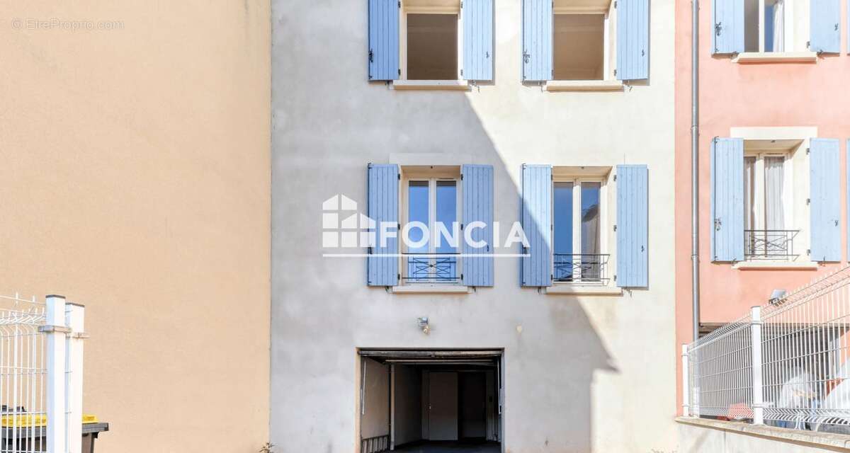 Maison à MIRIBEL