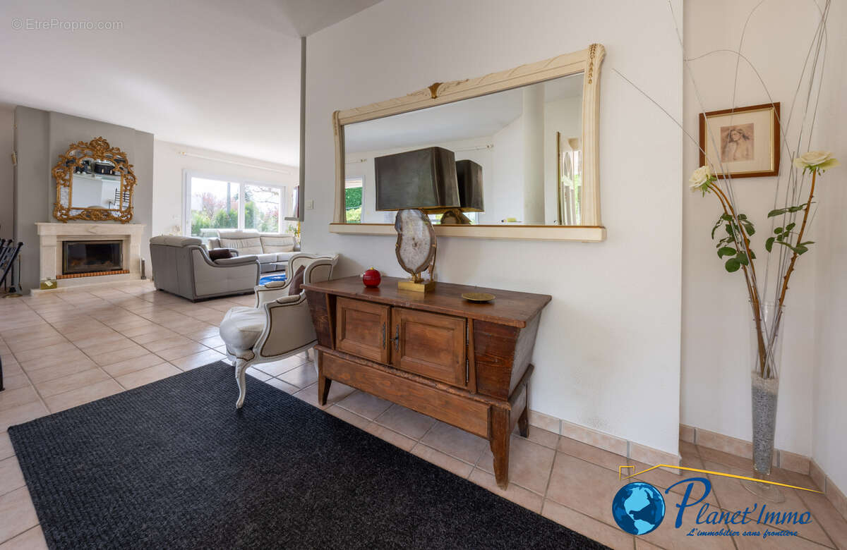 Maison à SAINT-BONNET-LES-OULES