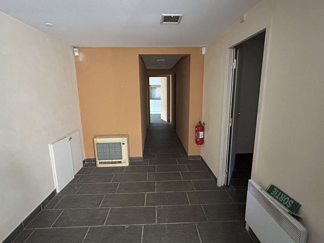 Commerce à PUY-L&#039;EVEQUE