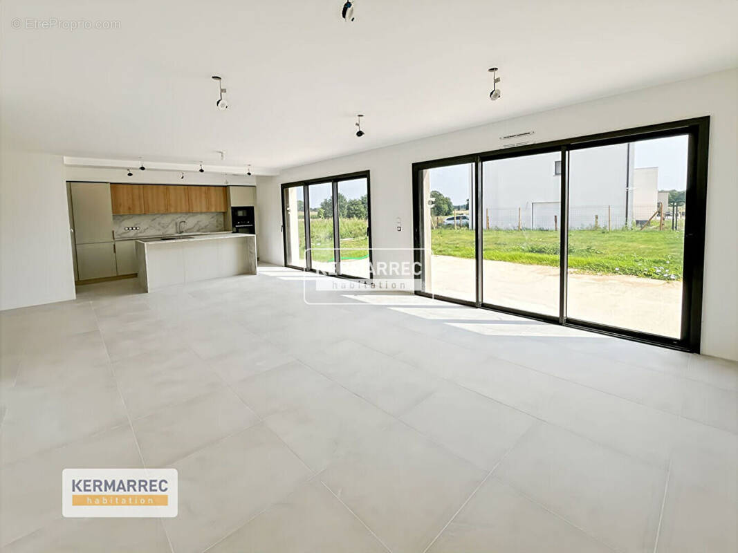 Maison à LA CHAPELLE-DES-FOUGERETZ