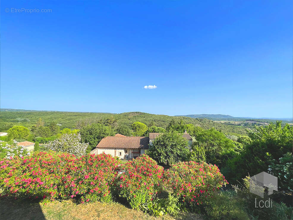 Maison à LA GARDE-ADHEMAR