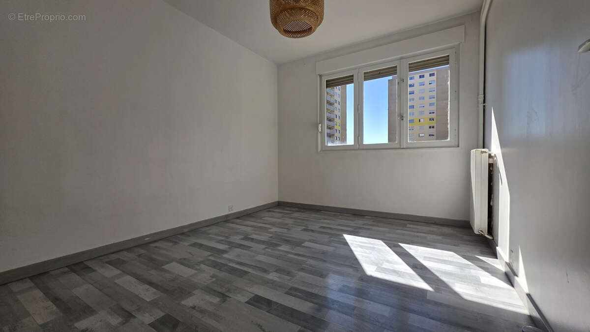Appartement à BRON