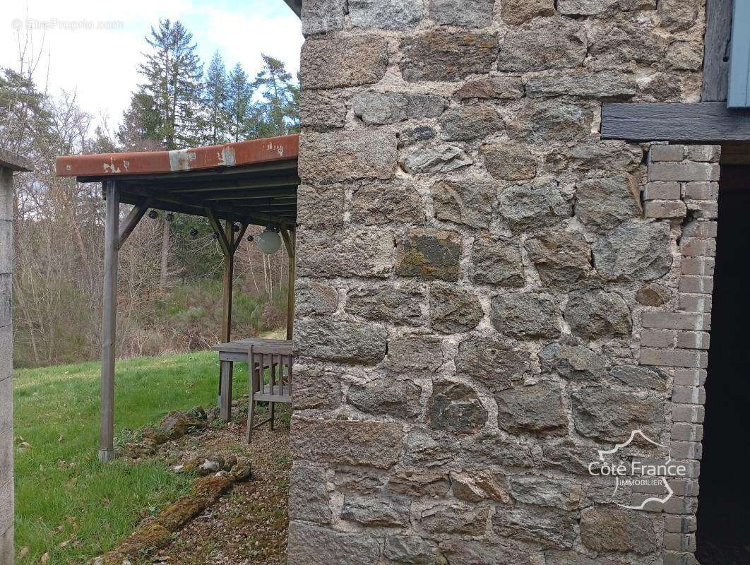 Maison à SAINT-MARTIN-LA-MEANNE