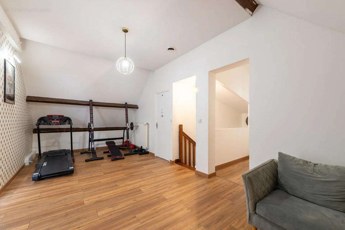 Maison de 7 pièces de 187 m² à Dammartin-en-Goële - photo 11