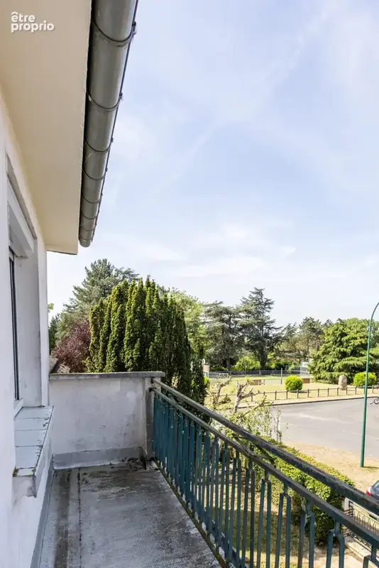 Maison à SAINT-DENIS-DE-L'HOTEL