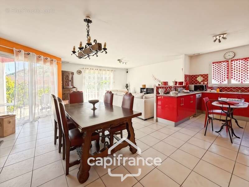 Maison à vendre  de plain-pied avec 6 pièces à SAINT UZE (26) - photo 9
