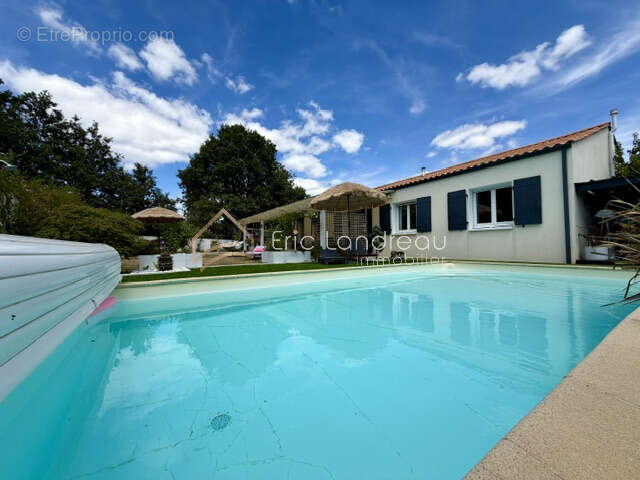 Maison 4 chambres 123 m2 avec piscine, dépandances et grand terrain - A découvrir ! - photo 5