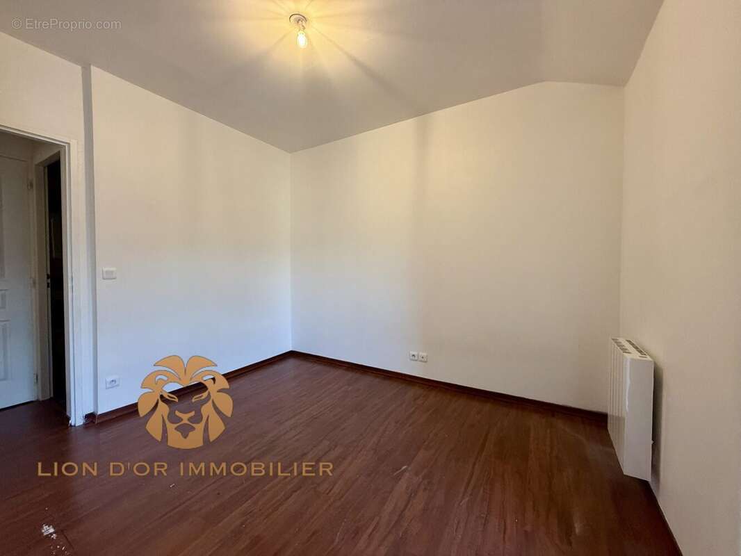 Appartement à NEUVILLE-SUR-SAONE