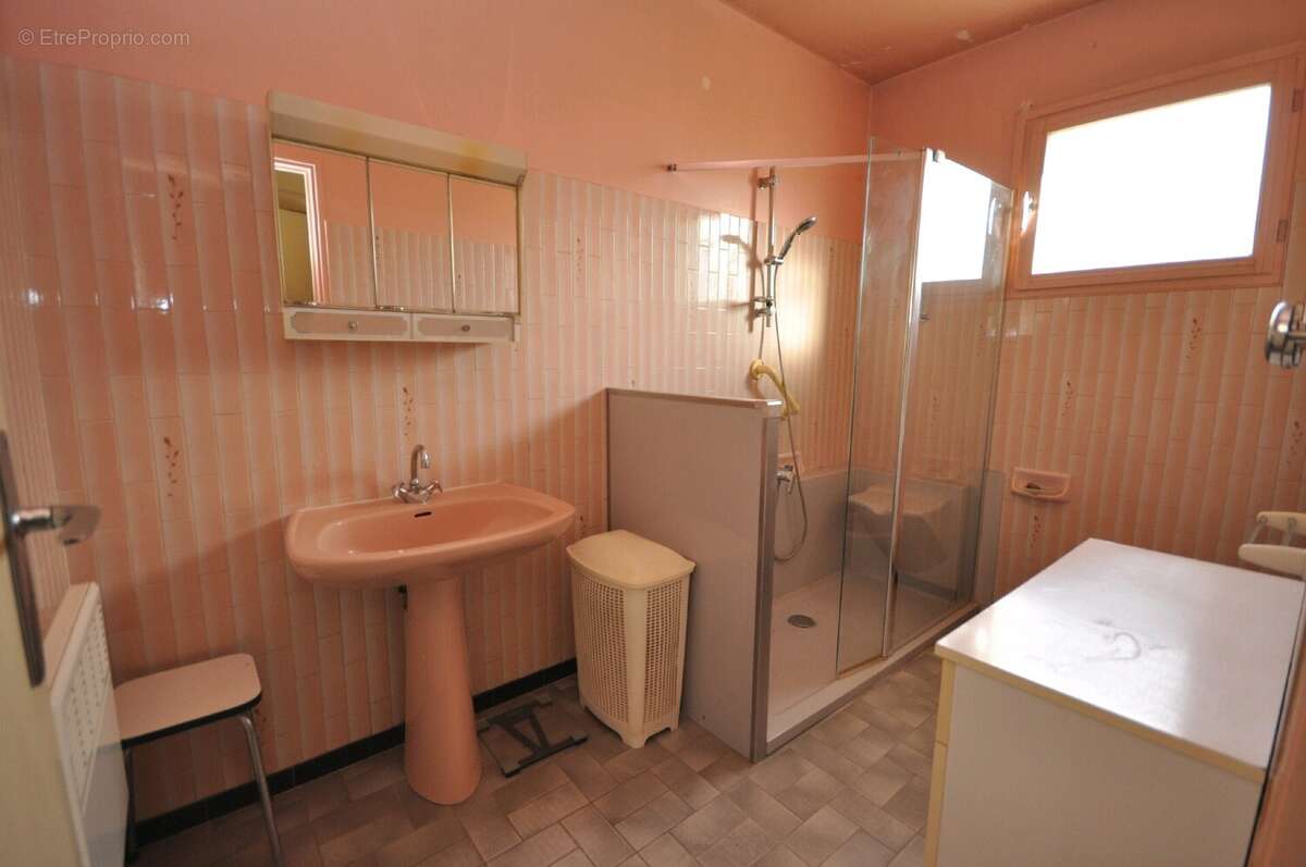 Maison à AVRAINVILLE