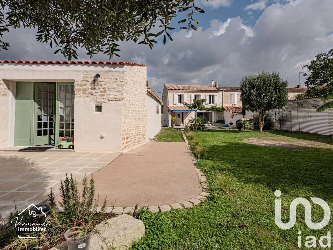 Photo 1 - Maison à SURGERES