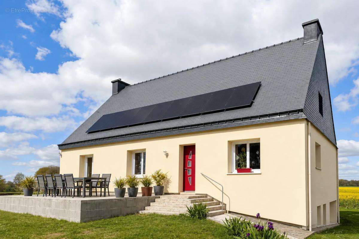 Maison à RADENAC