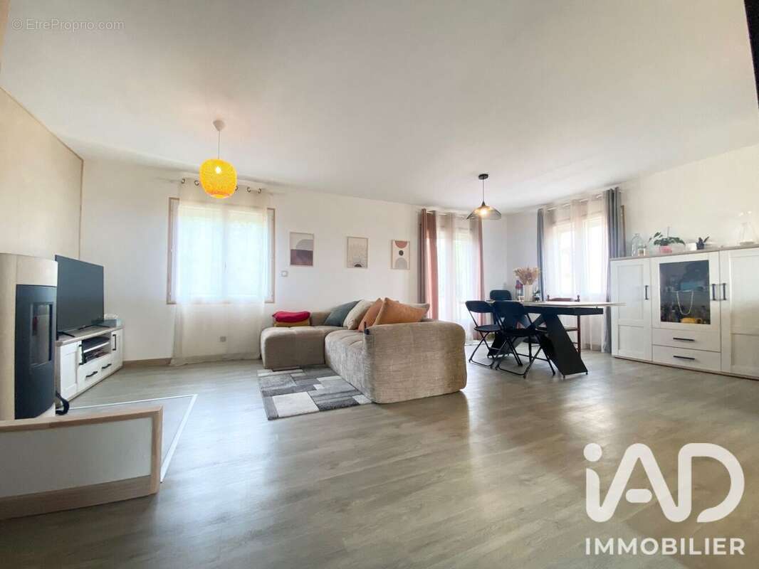 Maison 102 m² à La Loupe  - photo 5