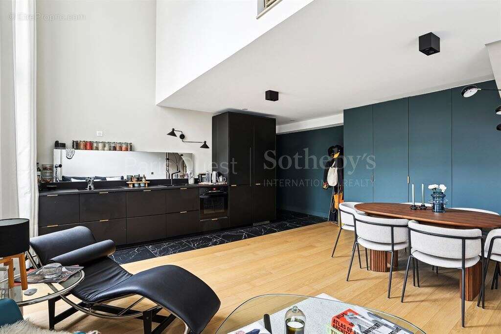 Appartement à PARIS-16E