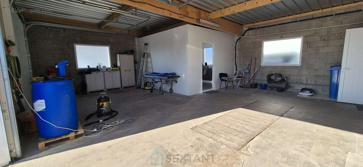 INVESTISSEMENT LOCATIF  Bâtiment commercial loué  Rentabilité immédiate  Briec-de-l'Odet (29510) - photo 7