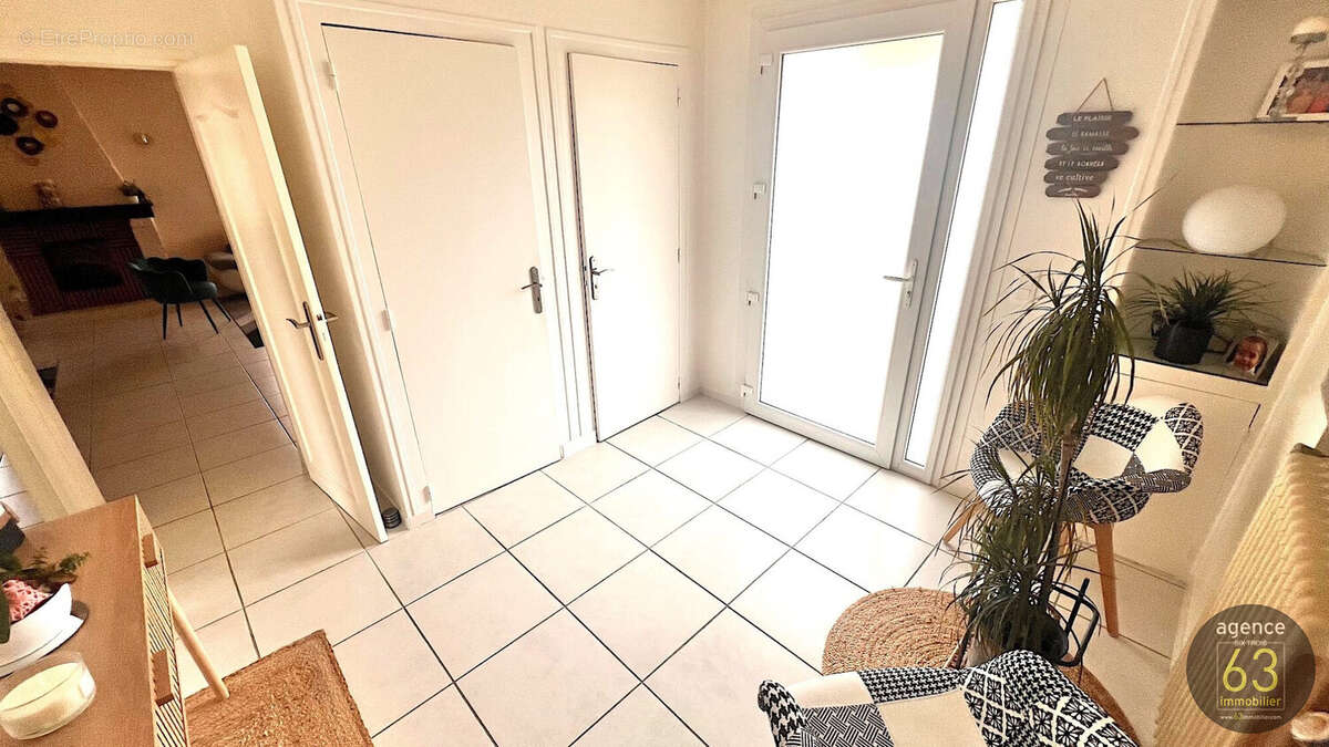 Maison 167 m² à Romagnat  - photo 8