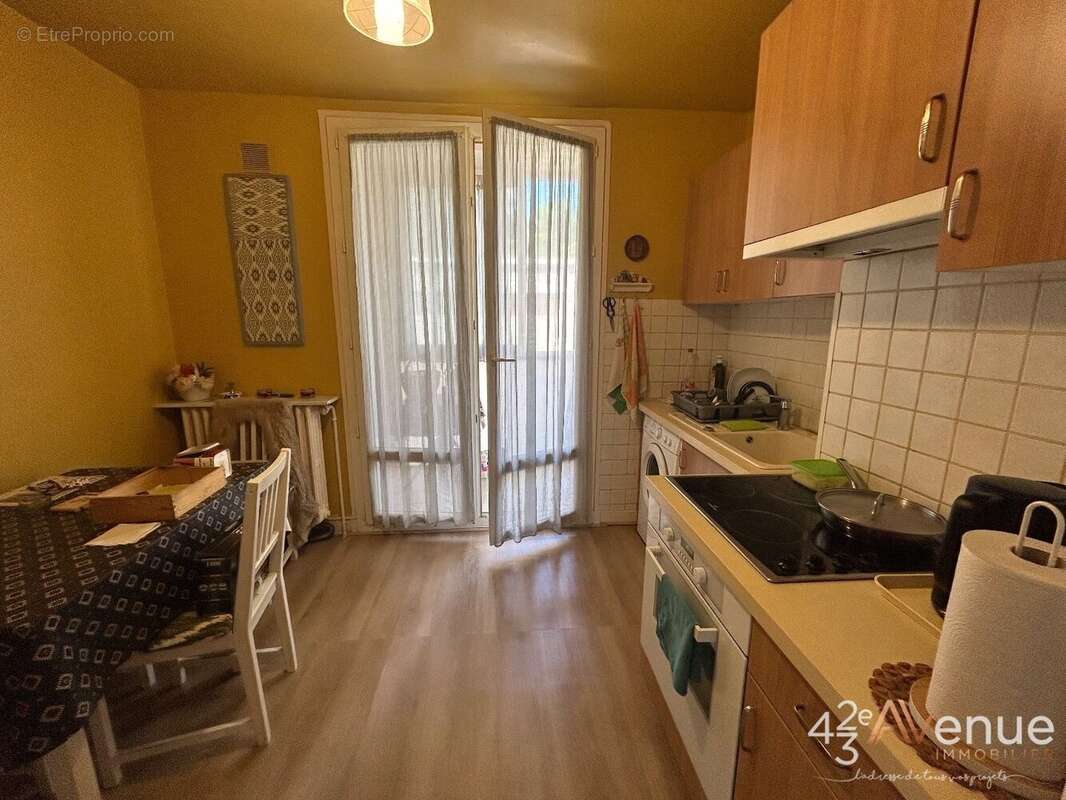 Appartement à SAINT-ETIENNE