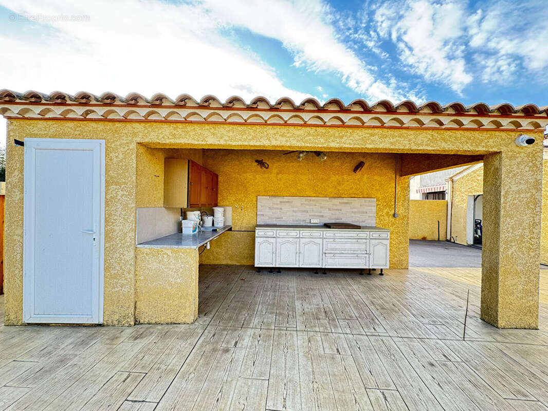 Maison à SAINT-LAURENT-D'AIGOUZE