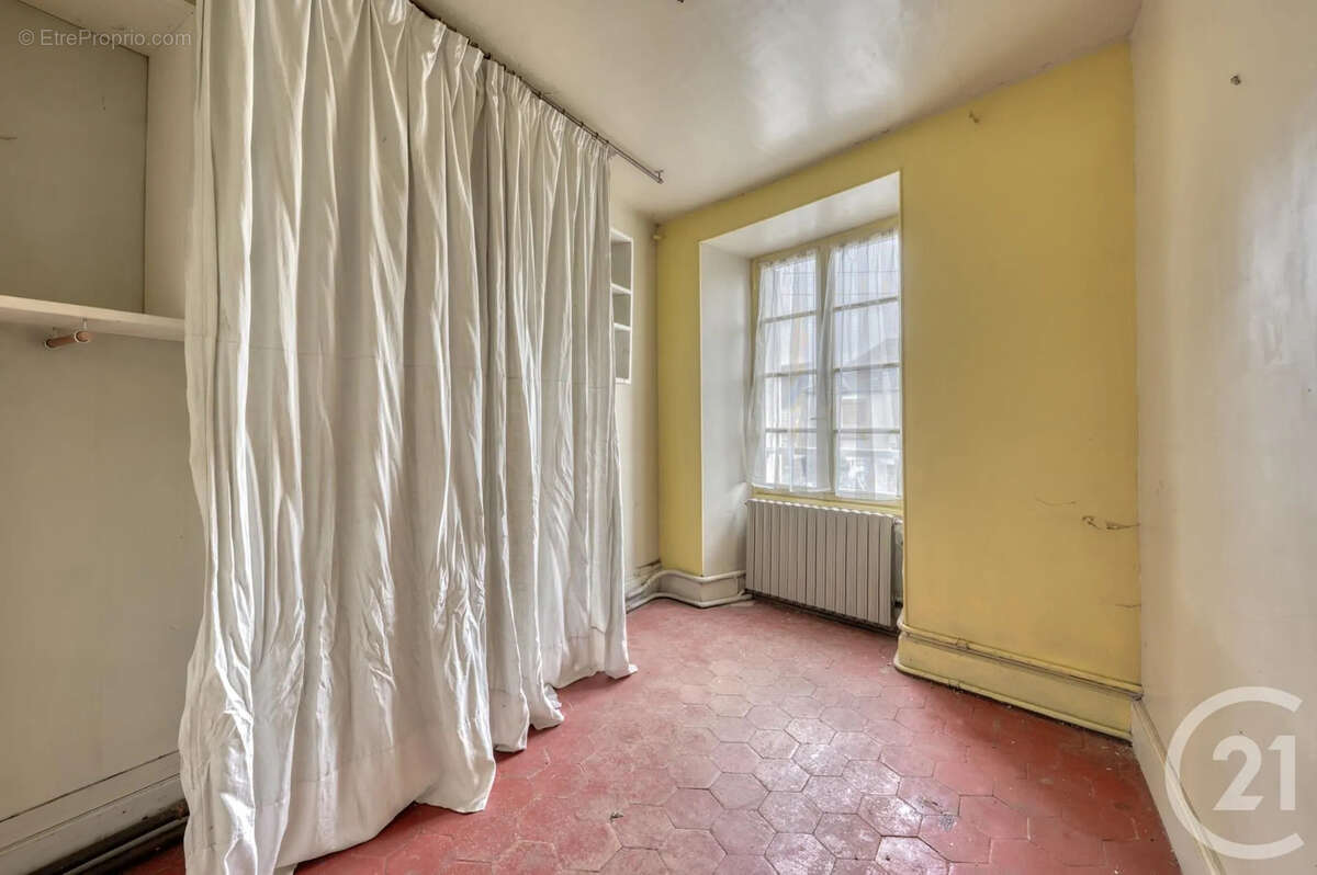 Maison à OZOUER-LE-VOULGIS