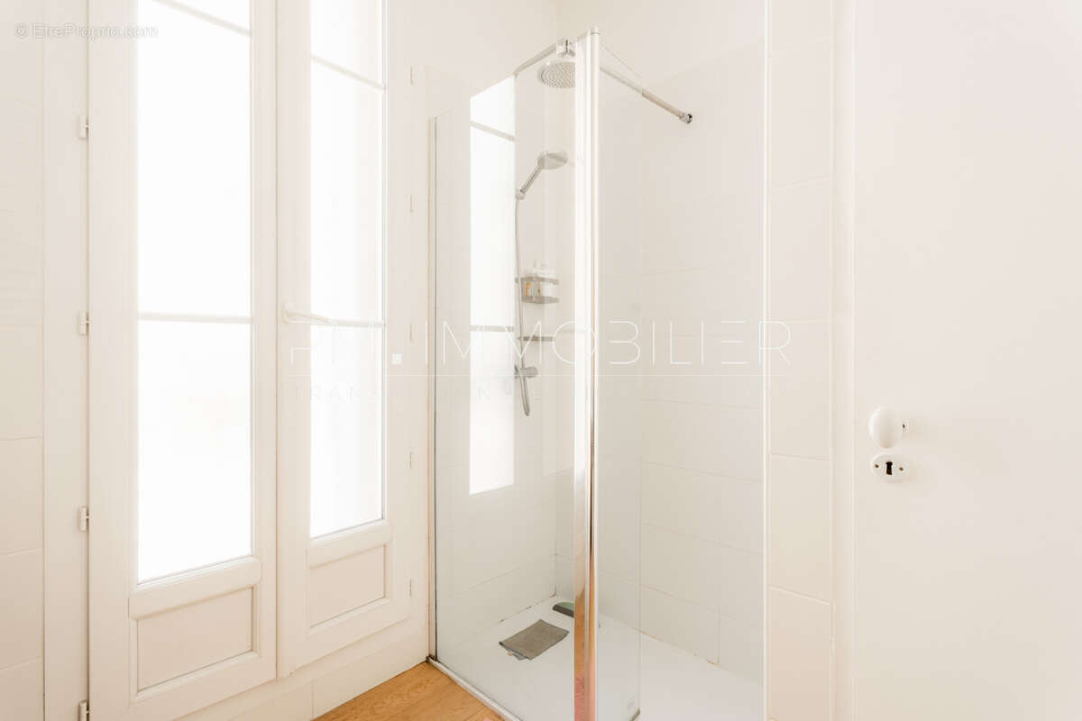Appartement à MARSEILLE-5E