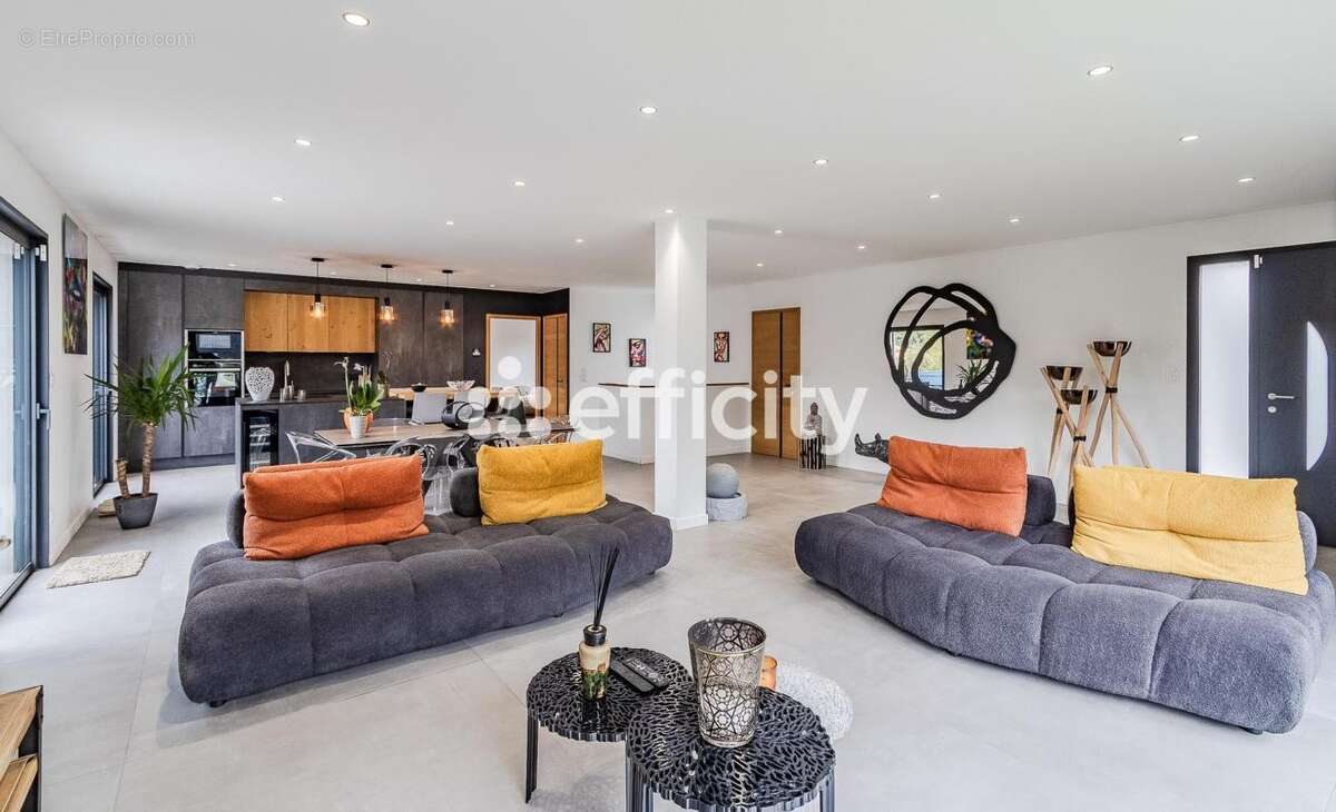 Maison à CIVRIEUX-D&#039;AZERGUES