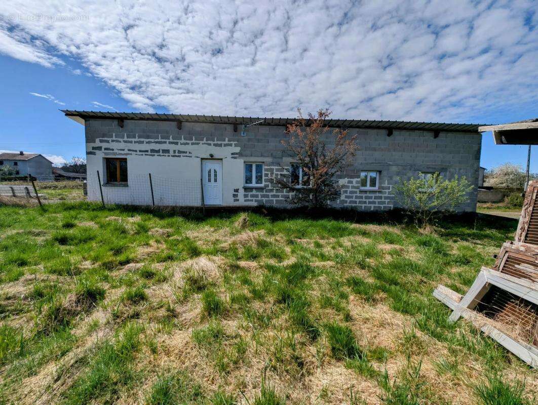 Maison à CHAMPAGNAC