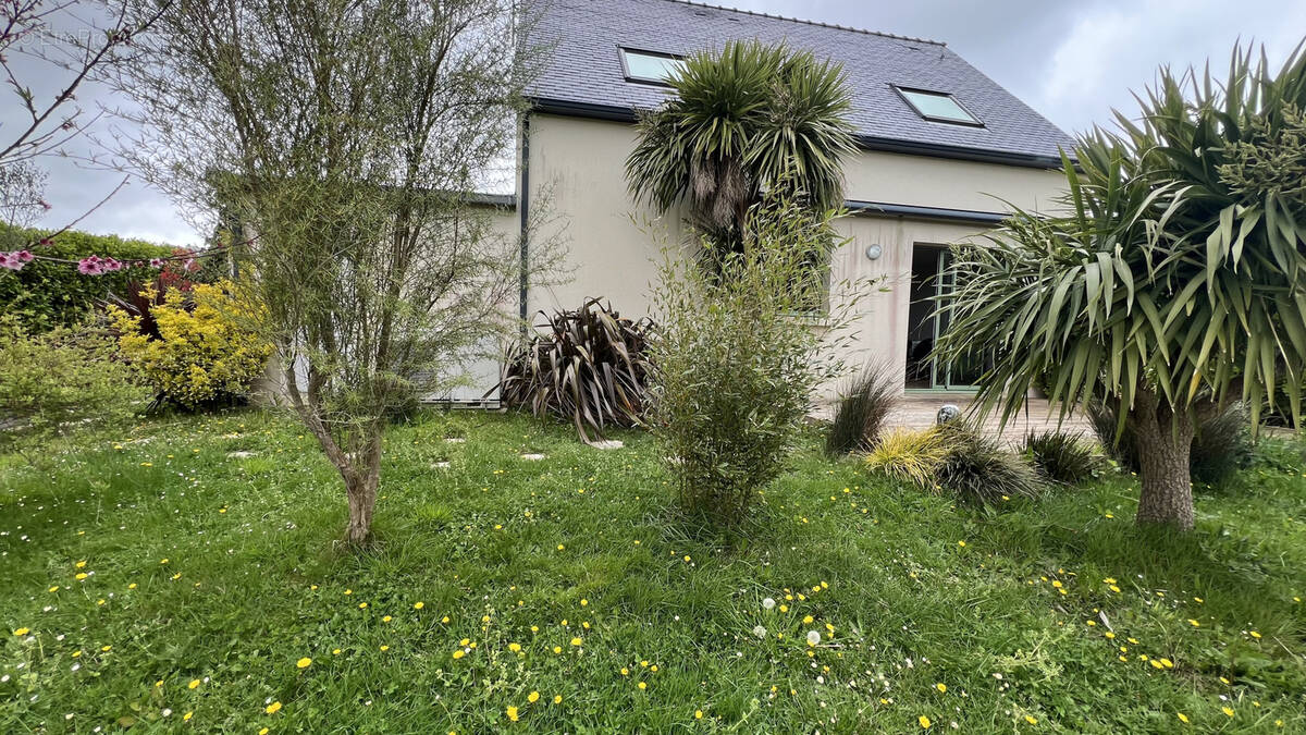 Maison à POULLAN-SUR-MER