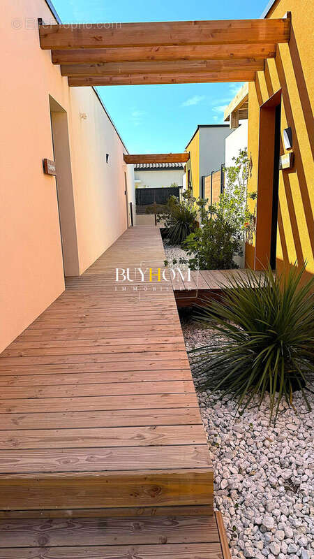 Maison à L&#039;ISLE-SUR-LA-SORGUE