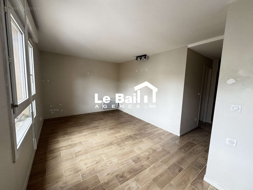 Appartement 31 m² à Osny  - photo 3