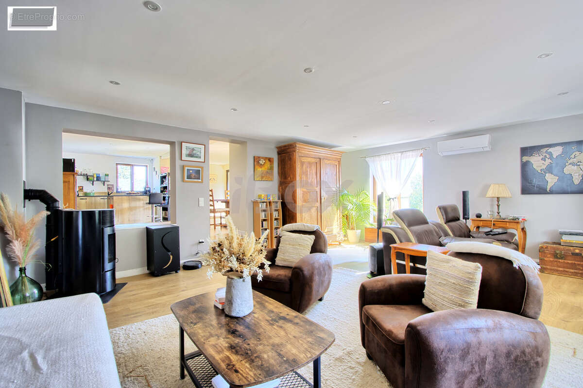Appartement à SOLLIES-VILLE