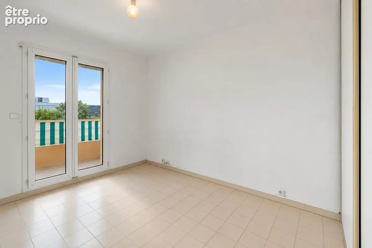 Appartement 2 pièces 47 m² à vendre à Saint-Laurent-Du-Var (06700) - photo 6