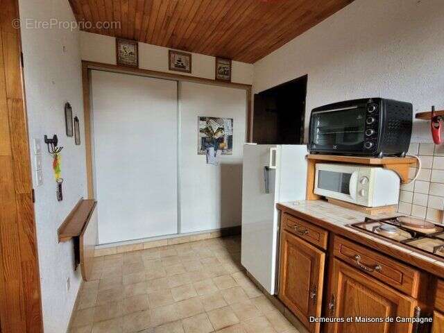 Maison 66 m² à Landivy  - photo 4