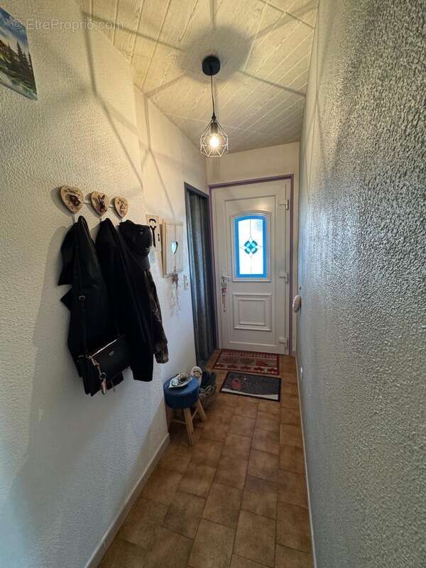 Vente Maison de Plain-Pied T5-4 avec Piscine et Garages – Peyruis (04) - photo 11