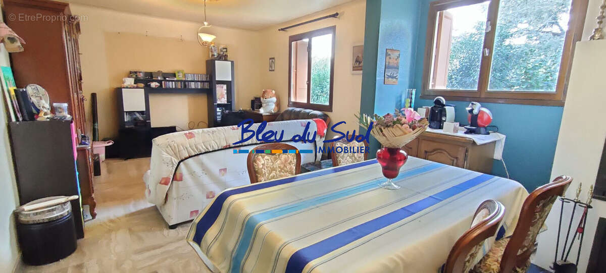 Rez de chaussée - Maison à VERNET-LES-BAINS