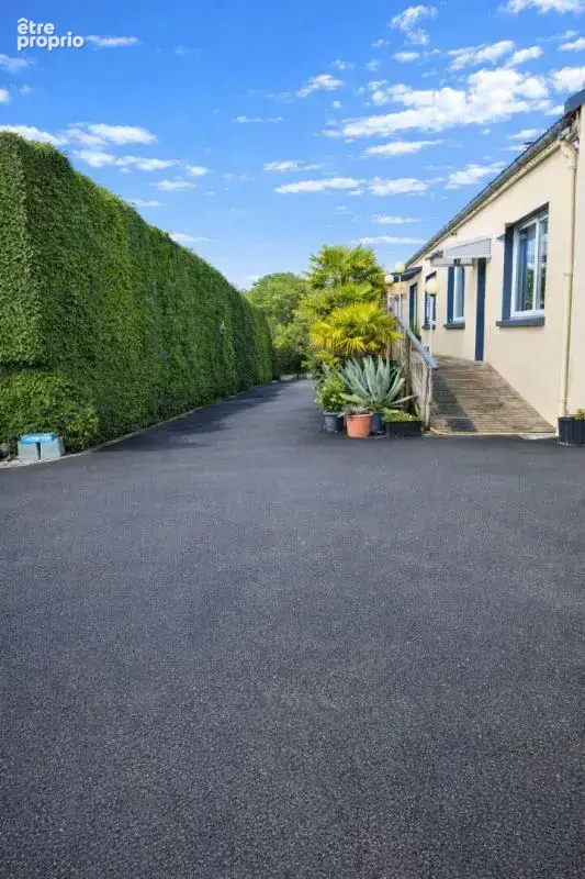Rare et atypique : Grande maison de plain-pied 220 m² + 250 m² garage / atelier - Prestations haut de gamme - 3 min de Plouay -  - photo 2