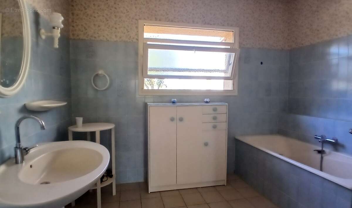 Villa unique de 220 m² habitables sur un terrain de 11651 m² - photo 24