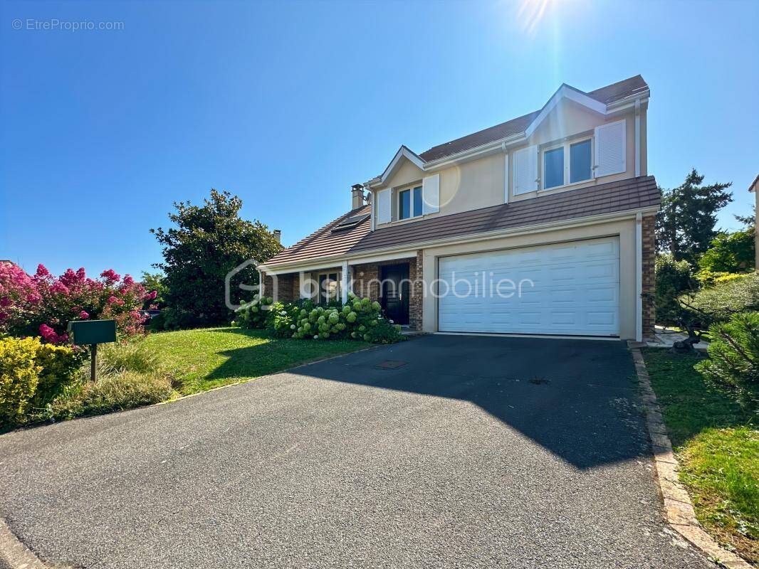 Maison à SAINT-GERMAIN-LES-CORBEIL